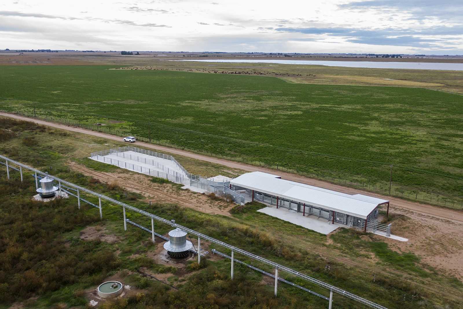  Equipamiento Farmquip para Crianza de Terneros en Estancias Vidania S.A.