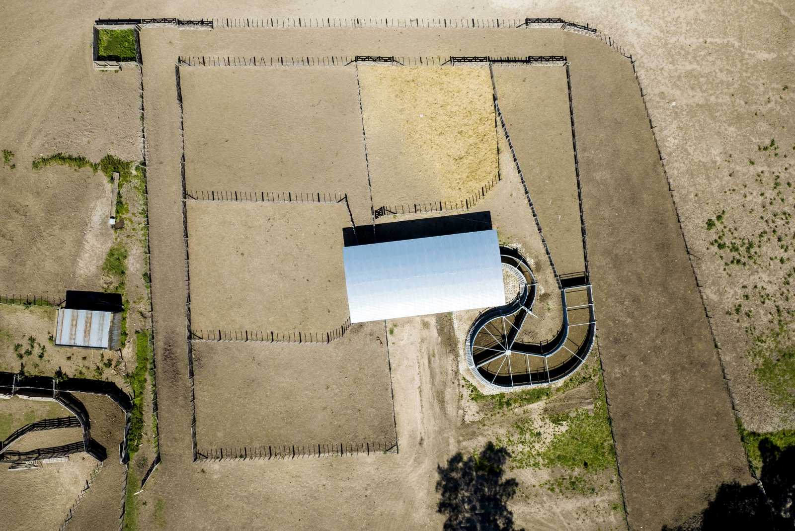 Sistema de Encierre Farmquip en Carlos Keen prov. de Buenos Aires