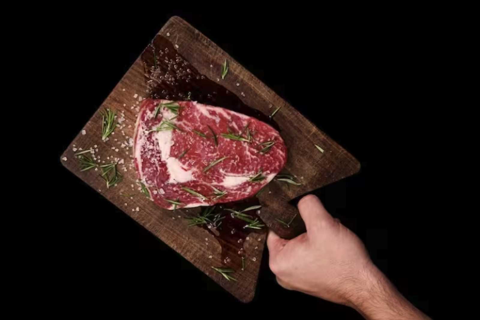 Cómo se “fabrica” el mejor bife del mundo, según la empresa ganadora